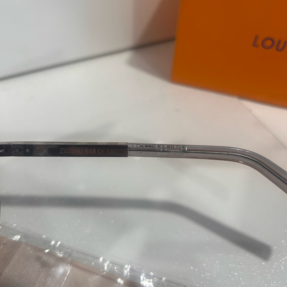 Louis Vuitton Silver and Gray Sunglasses - Picture 5 of 10